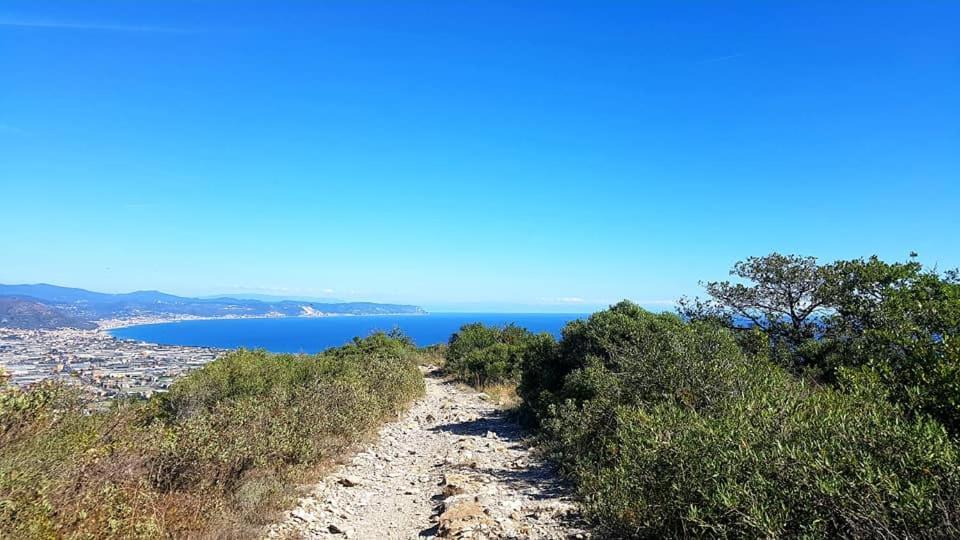 וילה נובה ד'אלבנה Salvia E Rosmarino - Affittacamere In Liguria מראה חיצוני תמונה